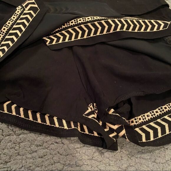 Umgee Skorts  - Picture 4 of 11